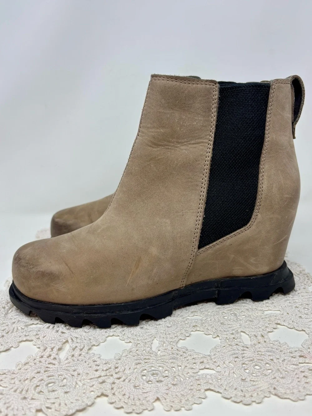Sorel Joan of Arctic Wedge III Chelsea Hidden Wedge Ankle Boot Taupe Leather 8